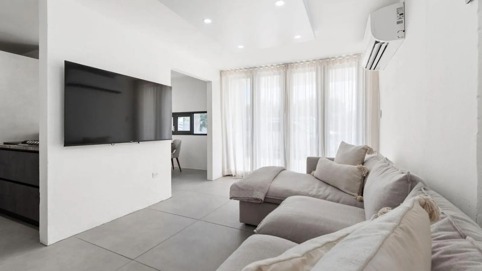 Casa Catalina A Modern Family Retreat In Isabela 3Br Home With Jacuzzi